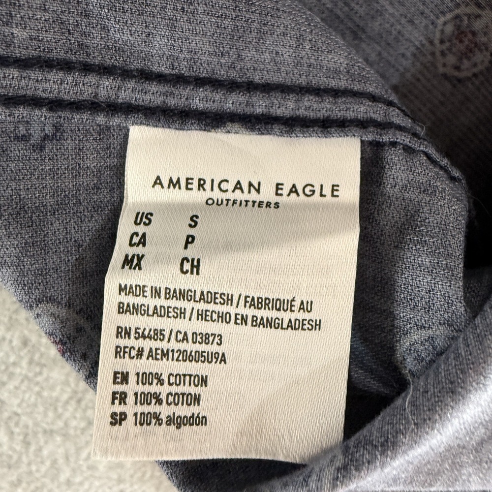 NWT American Eagle Corduroy Button Up Shirt Mens Small Navy Medallion Print LS - Picture 10 of 11